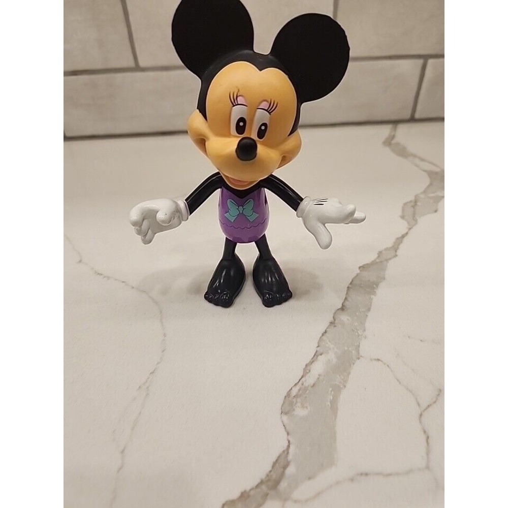 Minnie Mouse Disney 2011 Mattel Plastic Toy Snap N Style Figuirine Purple Body